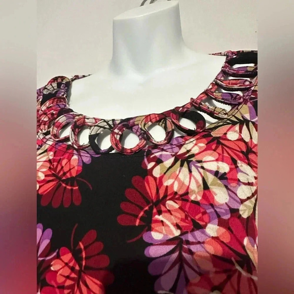East 5th mulitcolor floral 3/4 sleeve round wringet design neck sz XL - Picture 2 of 4